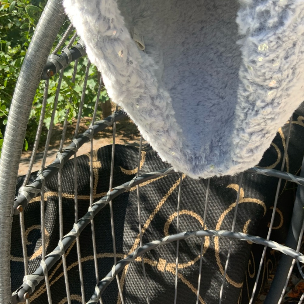 Fur cowl - Picture 4 of 4